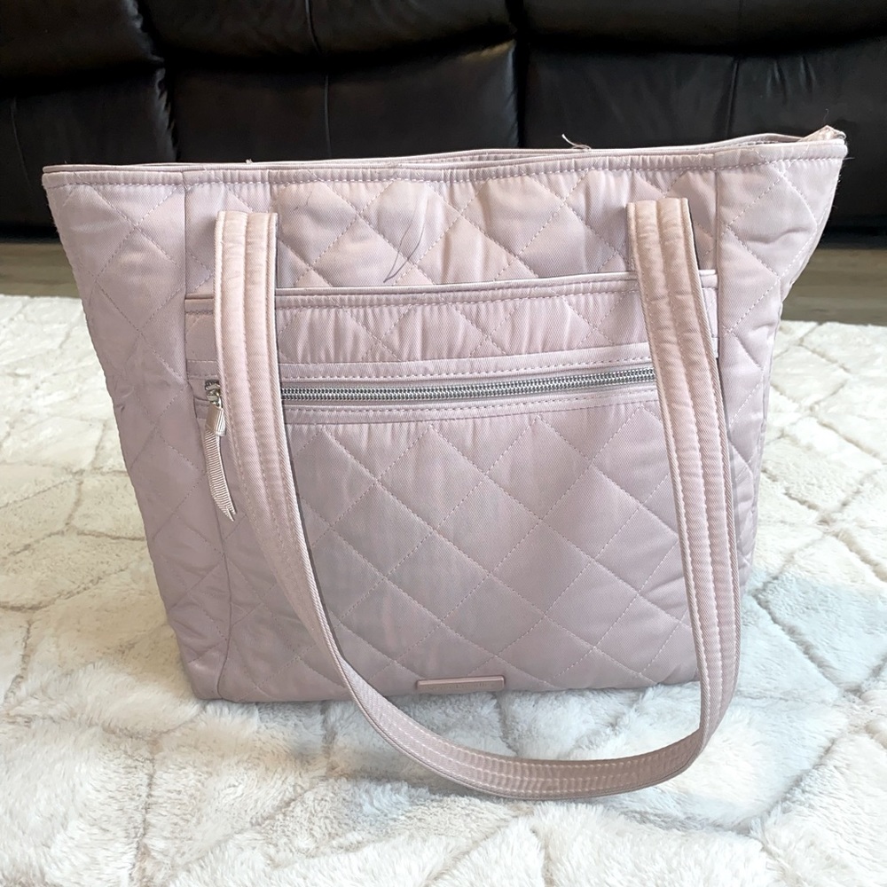 Vera Bradley Vera tote in “Dover Mauve” pattern